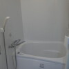 2LDK Apartment to Rent in Meguro-ku Bathroom