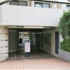 1K Apartment to Rent in Bunkyo-ku Building Entrance