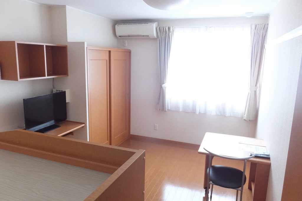 make it flat Vice comb 1K Apartment For Rent in Horigomecho, Sano-shi, Tochigi - Real Estate Japan