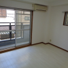 1K Apartment to Rent in Osaka-shi Minato-ku Living Room