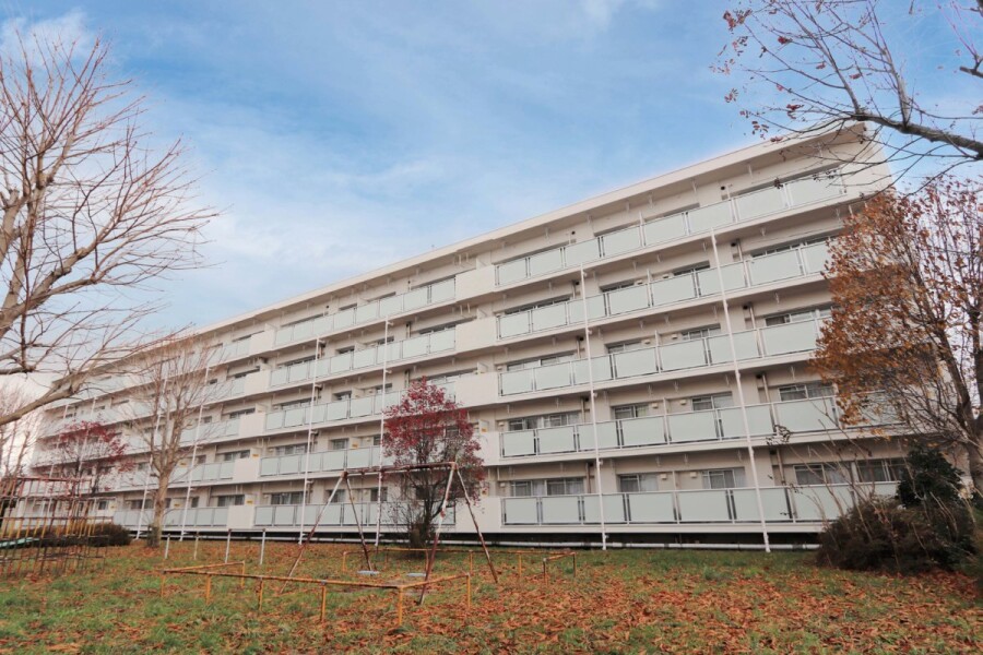 3DK Apartment to Rent in Kitakami-shi Exterior