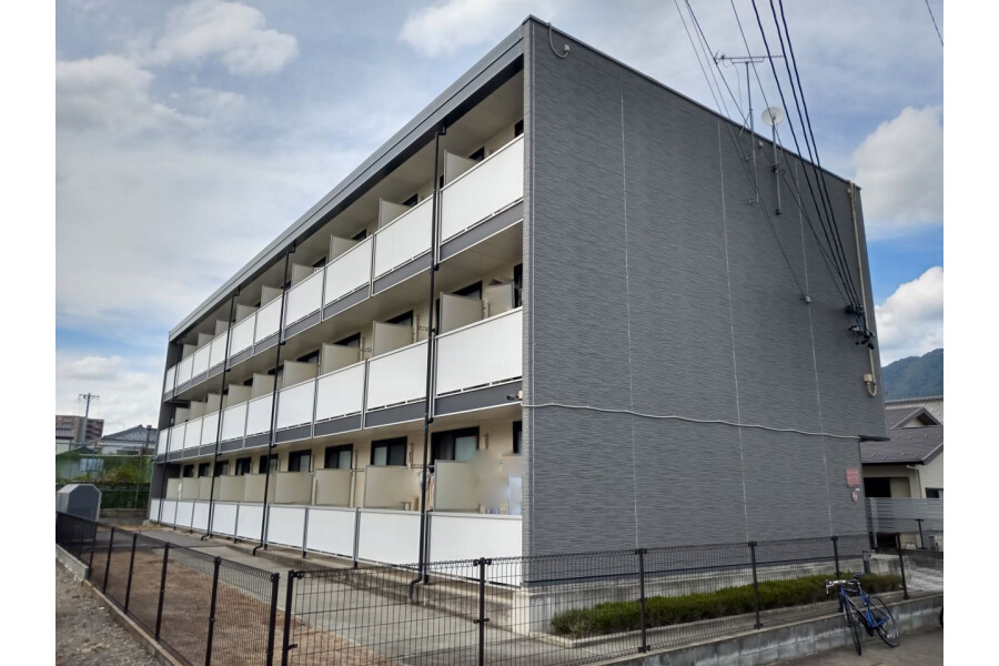 1K Apartment to Rent in Ueda-shi Exterior
