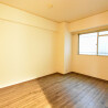 3LDK Apartment to Rent in Osaka-shi Kita-ku Western Room