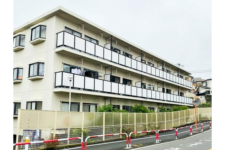 3DK Apartment to Rent in Ichikawa-shi Exterior