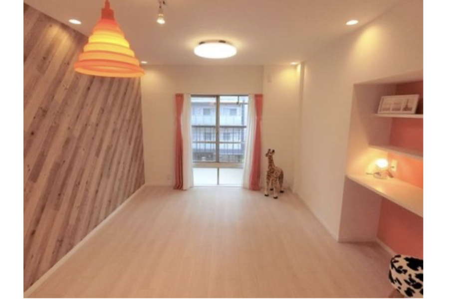 2LDK Apartment to Buy in Osaka-shi Minato-ku Living Room