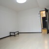 1K Apartment to Rent in Kobe-shi Nada-ku Living Room