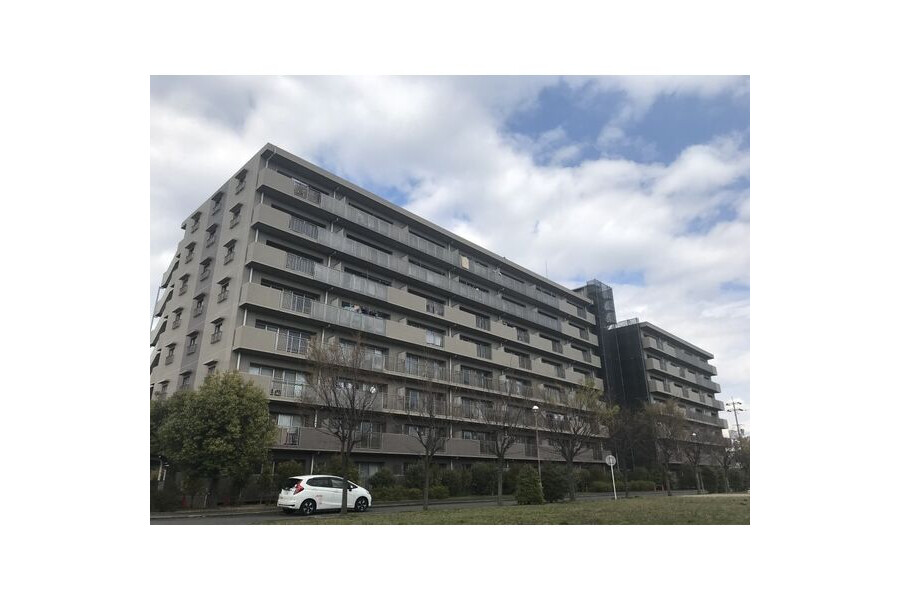 3LDK Apartment to Rent in Takatsuki-shi Exterior