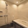 4LDK Apartment to Rent in Bunkyo-ku Bathroom