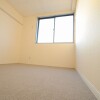 2DK Apartment to Rent in Toyonaka-shi Room
