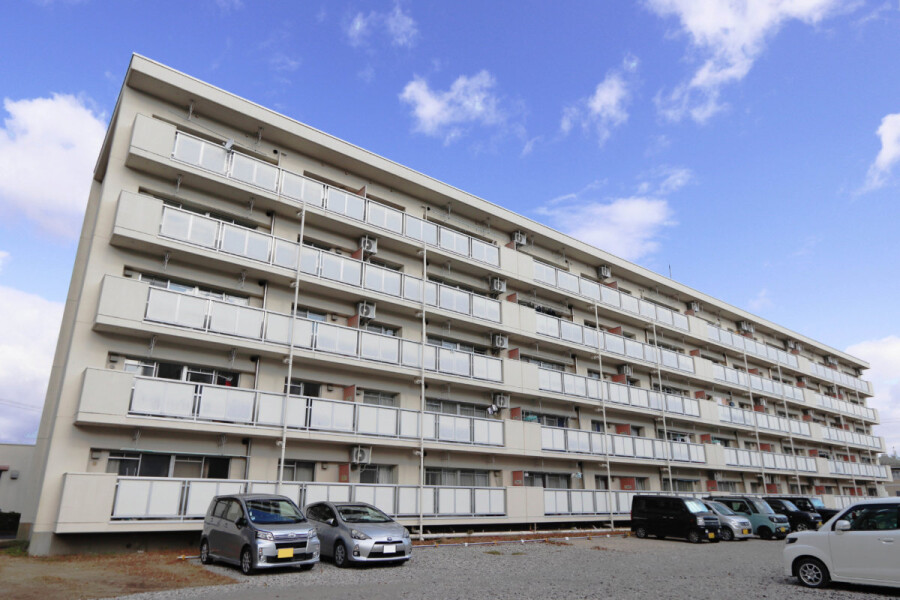 2LDK Apartment to Rent in Shirakawa-shi Exterior