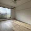 1K Apartment to Rent in Yokohama-shi Konan-ku Western Room
