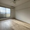 1K Apartment to Rent in Yokohama-shi Konan-ku Western Room
