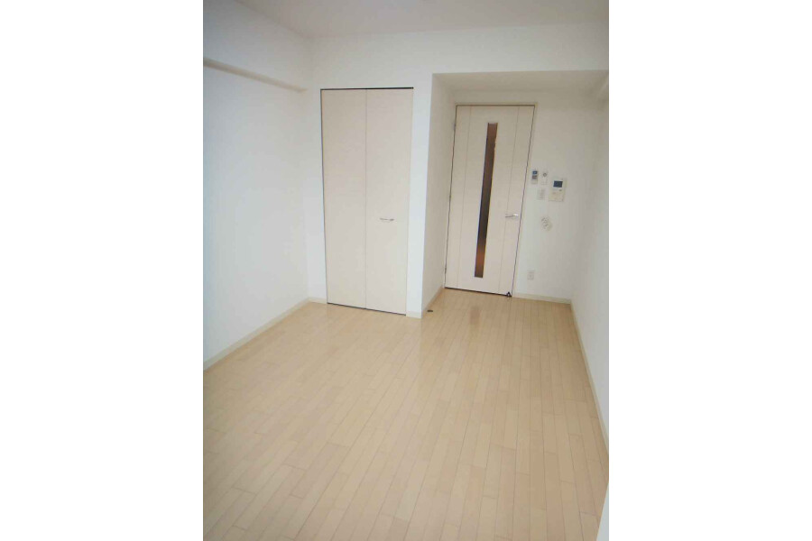1K Apartment to Rent in Osaka-shi Kita-ku Living Room