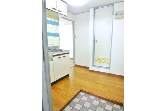 1K Apartment to Rent in Osaka-shi Asahi-ku Entrance