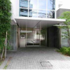 1K Apartment to Rent in Minato-ku Building Entrance