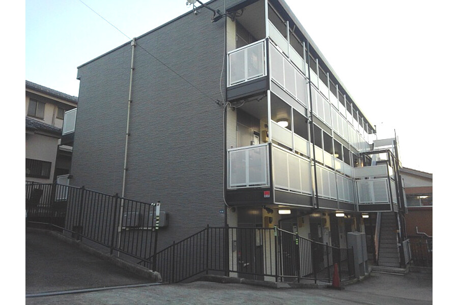 1K Apartment to Rent in Yokohama-shi Kanagawa-ku Exterior