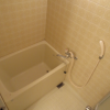 2SK Apartment to Rent in Osaka-shi Nishiyodogawa-ku Bathroom