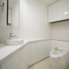 4LDK Apartment to Rent in Chiyoda-ku Toilet