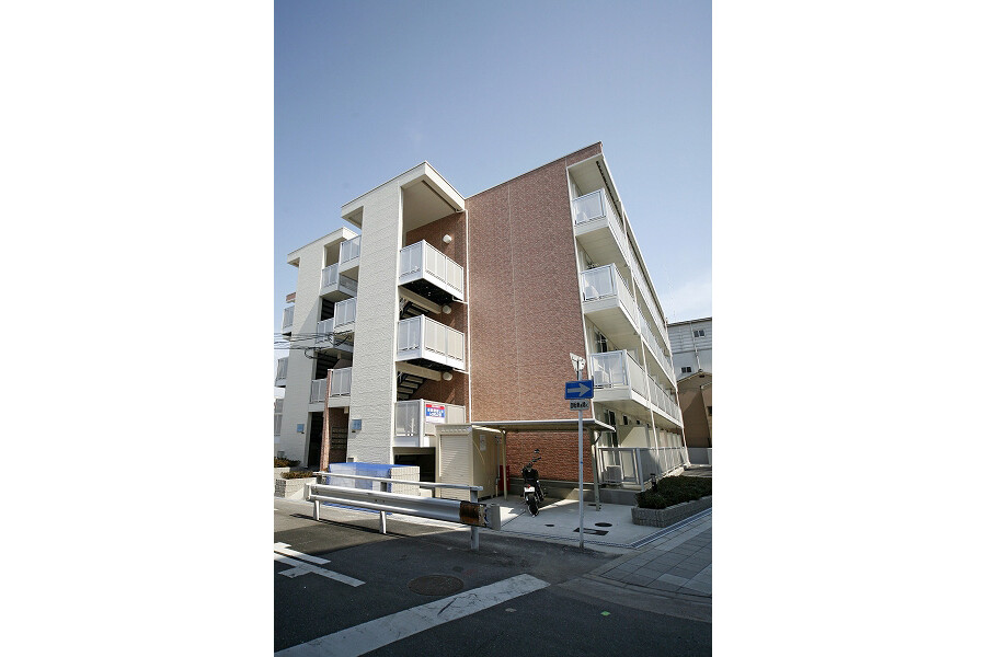 1K Apartment to Rent in Osaka-shi Konohana-ku Exterior