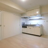 2DK Apartment to Rent in Minato-ku Kitchen
