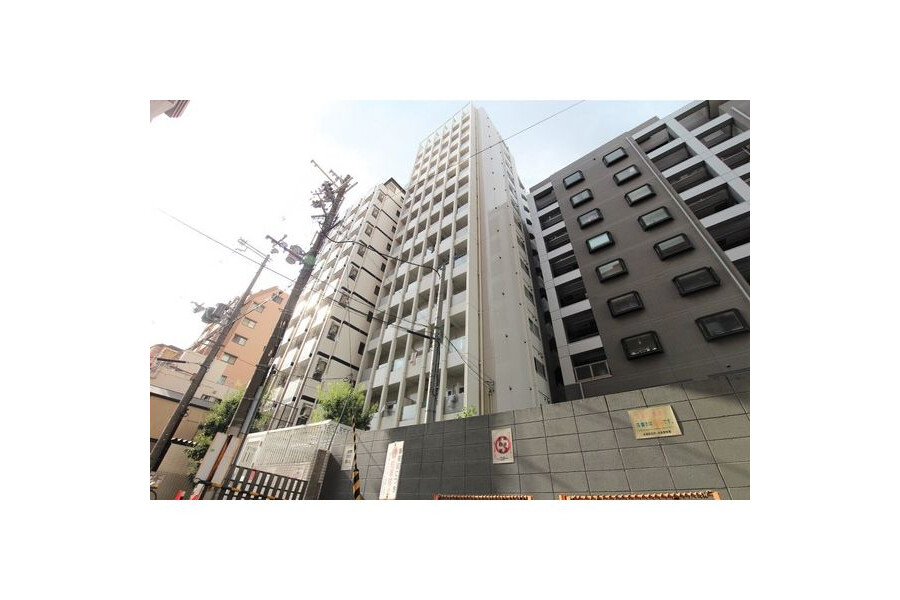1DK Apartment to Rent in Osaka-shi Naniwa-ku Exterior