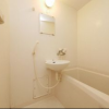 1K Apartment to Rent in Osaka-shi Naniwa-ku Bathroom