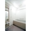 3LDK Apartment to Rent in Shinagawa-ku Bathroom