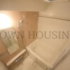2DK Apartment to Rent in Bunkyo-ku Bathroom
