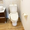 1K Apartment to Rent in Osaka-shi Nishinari-ku Toilet