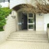 2DK Apartment to Rent in Chiyoda-ku Entrance Hall