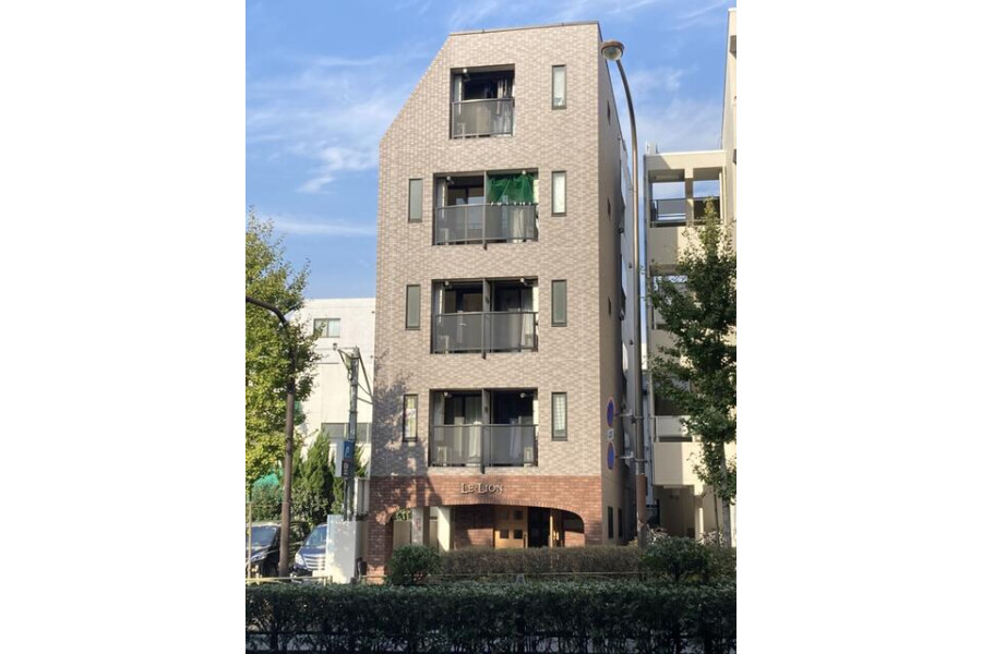 1K Apartment to Buy in Nerima-ku Exterior