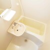 1K Apartment to Rent in Yokohama-shi Sakae-ku Bathroom
