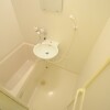 1K Apartment to Rent in Fukuyama-shi Bathroom