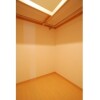 2LDK Apartment to Rent in Shinagawa-ku Storage