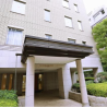 4LDK Apartment to Rent in Chiyoda-ku Entrance Hall