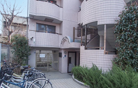 1R {building type} in Hommachi - Shibuya-ku