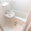 1K Apartment to Rent in Chigasaki-shi Bathroom