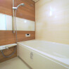 2LDK Apartment to Rent in Osaka-shi Naniwa-ku Bathroom