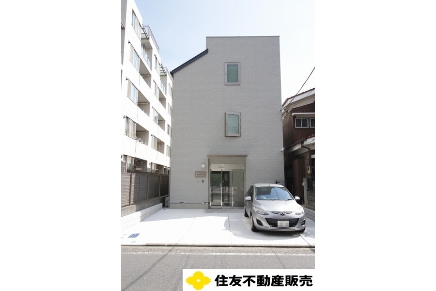 Whole Building Office to Buy in Yokohama-shi Nishi-ku Exterior