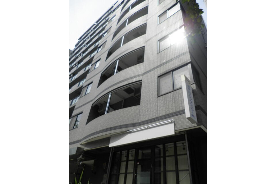 3LDK Apartment to Rent in Yokohama-shi Naka-ku Exterior