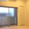1K Apartment to Rent in Osaka-shi Nishiyodogawa-ku Living Room
