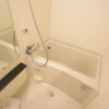 1K Apartment to Rent in Osaka-shi Higashinari-ku Bathroom