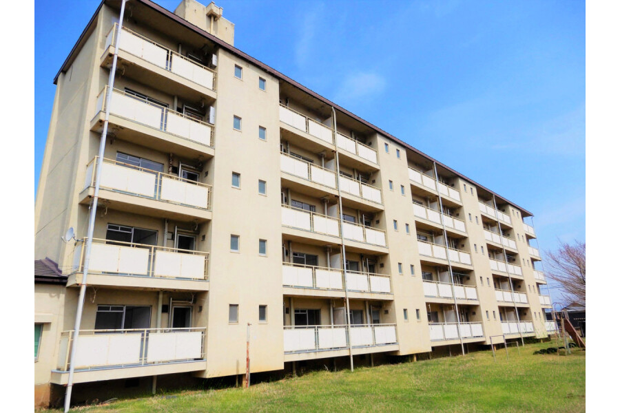 2K Apartment to Rent in Saku-shi Exterior