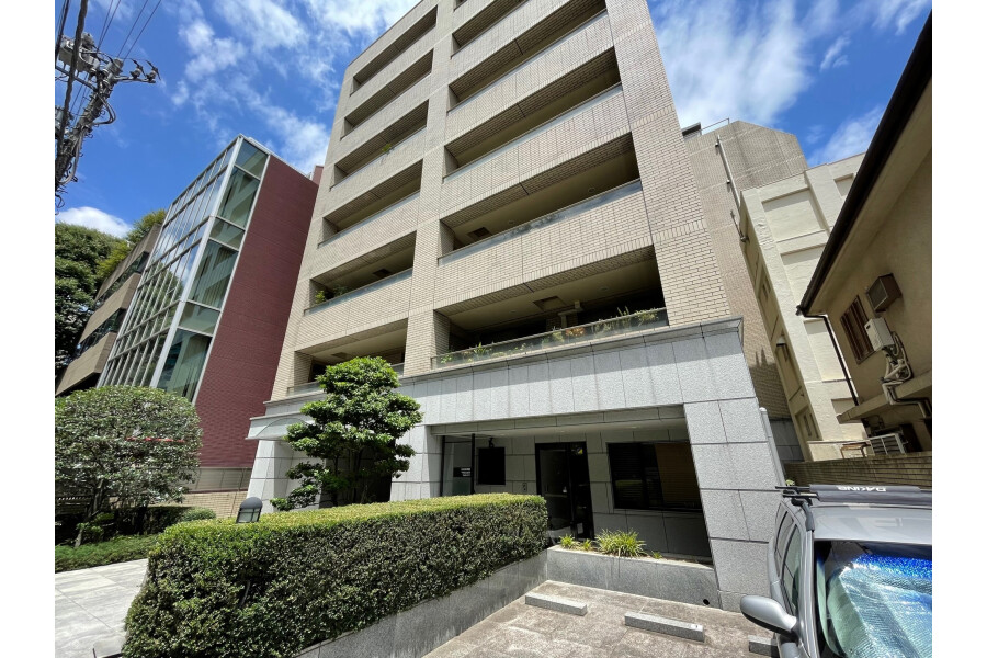 1SLDK Apartment to Buy in Chiyoda-ku Exterior