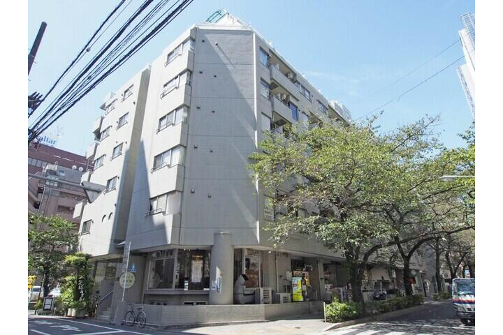 1K Apartment to Buy in Shinagawa-ku Exterior