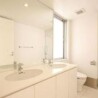 5LDK Apartment to Rent in Minato-ku Washroom