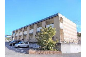 1K Apartment to Rent in Ueda-shi Exterior