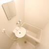 1K Apartment to Rent in Hirakata-shi Bathroom