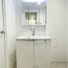 2LDK Apartment to Buy in Meguro-ku Washroom