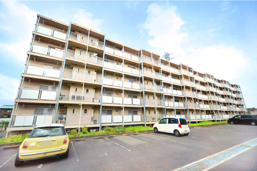 3DK Apartment to Rent in Hiratsuka-shi Exterior
